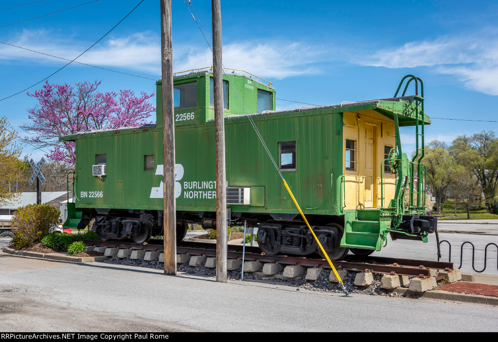 BN 22566, ex Union Pacific CA-3 UP 25054 Caboose on display